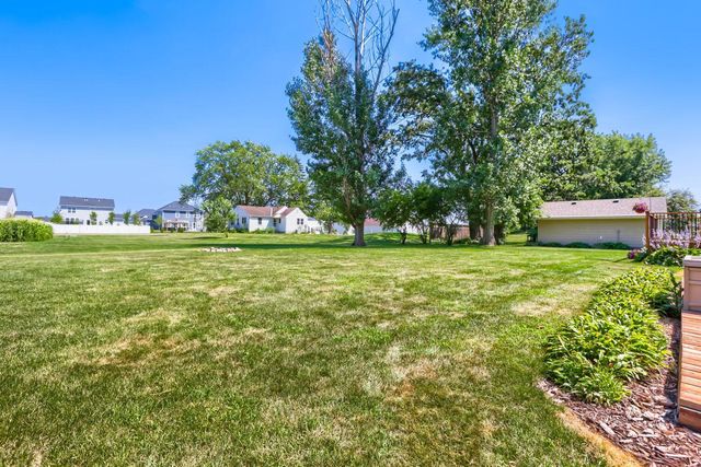 7901 Lilac Lane, Victoria, MN 55386