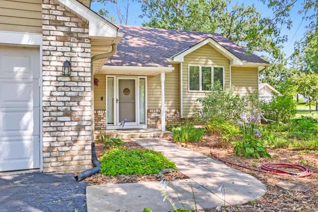 7901 Lilac Lane, Victoria, MN 55386
