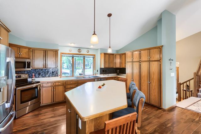 7901 Lilac Lane, Victoria, MN 55386