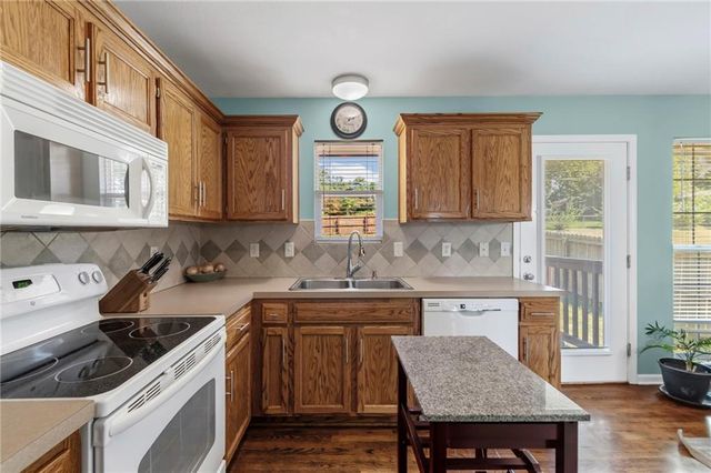 1403 Dickinson Road, Independence, MO 64050
