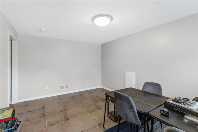 1403 Dickinson Road, Independence, MO 64050