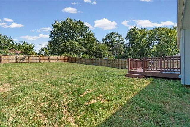 1403 Dickinson Road, Independence, MO 64050