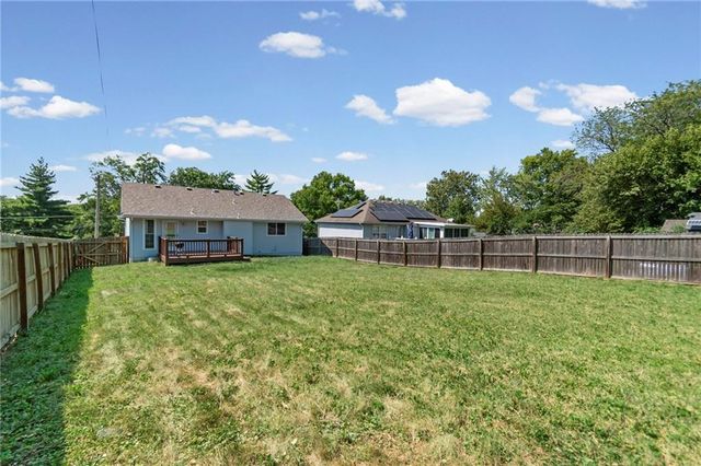 1403 Dickinson Road, Independence, MO 64050