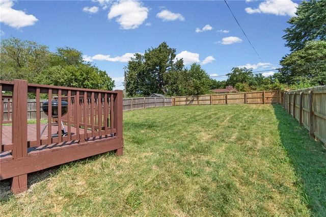 1403 Dickinson Road, Independence, MO 64050