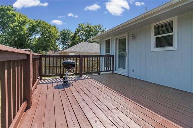 1403 Dickinson Road, Independence, MO 64050
