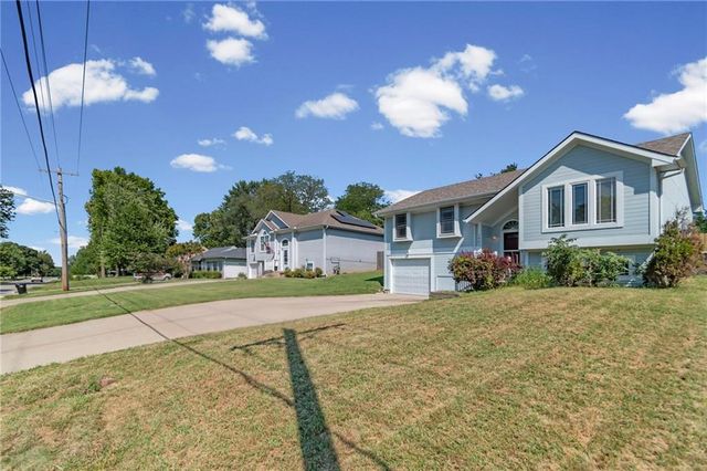 1403 Dickinson Road, Independence, MO 64050