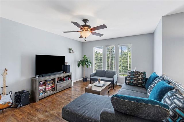 1403 Dickinson Road, Independence, MO 64050