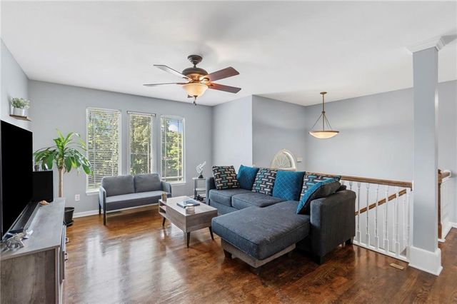 1403 Dickinson Road, Independence, MO 64050