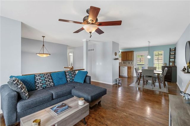 1403 Dickinson Road, Independence, MO 64050