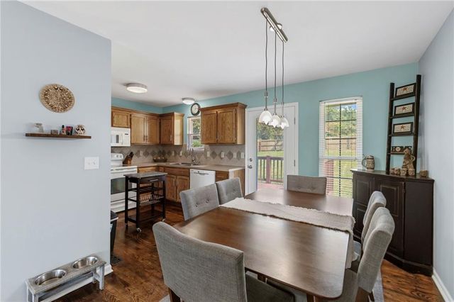 1403 Dickinson Road, Independence, MO 64050