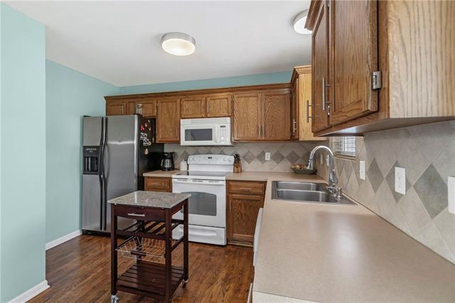 1403 Dickinson Road, Independence, MO 64050