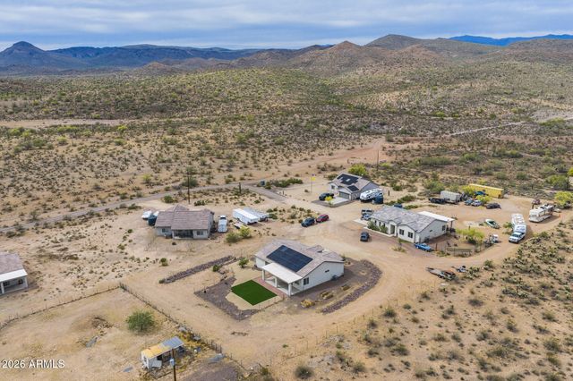 47833 N 43rd Avenue, New River, AZ 85087