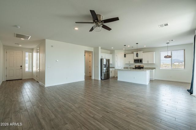 47833 N 43rd Avenue, New River, AZ 85087