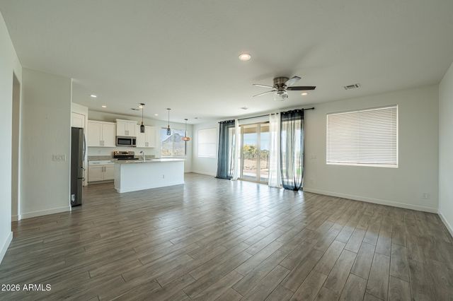 47833 N 43rd Avenue, New River, AZ 85087