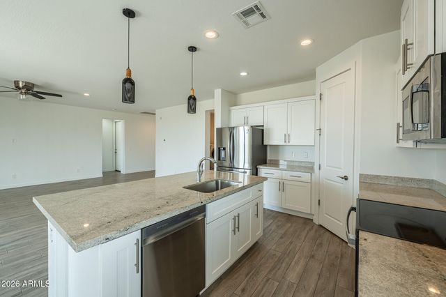 47833 N 43rd Avenue, New River, AZ 85087