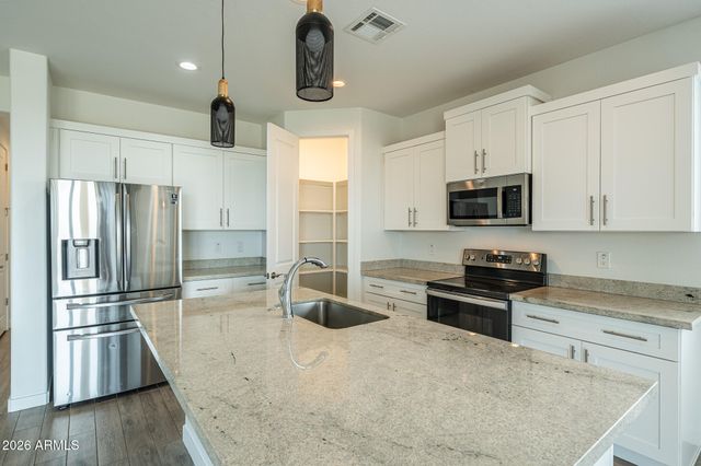 47833 N 43rd Avenue, New River, AZ 85087