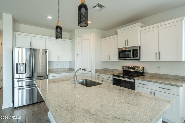 47833 N 43rd Avenue, New River, AZ 85087