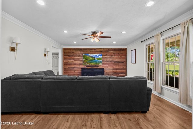 3508 Rock Rose Ln, La Grange, KY 40031