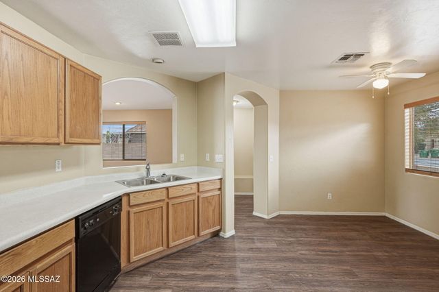 5556 S Desert Redbud Drive, Tucson, AZ 85757