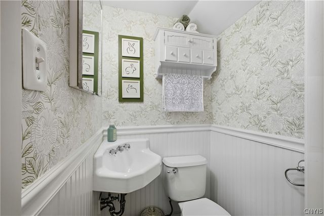 221 Brattle Road, Syracuse, NY 13203