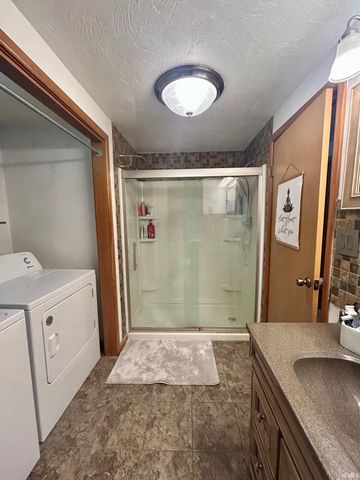 415 N Cherry Street, Hartford City, IN 47348