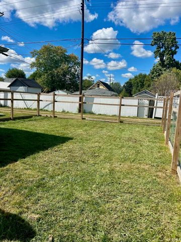 415 N Cherry Street, Hartford City, IN 47348