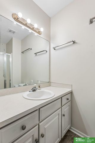 2810 Courtney Circle, Bellevue, NE 68123