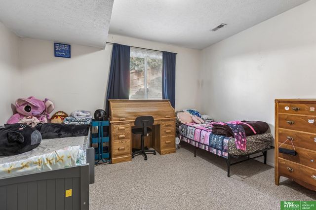 2810 Courtney Circle, Bellevue, NE 68123