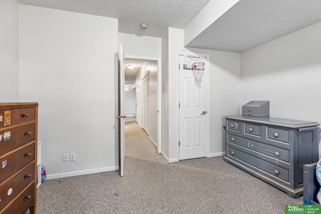 2810 Courtney Circle, Bellevue, NE 68123