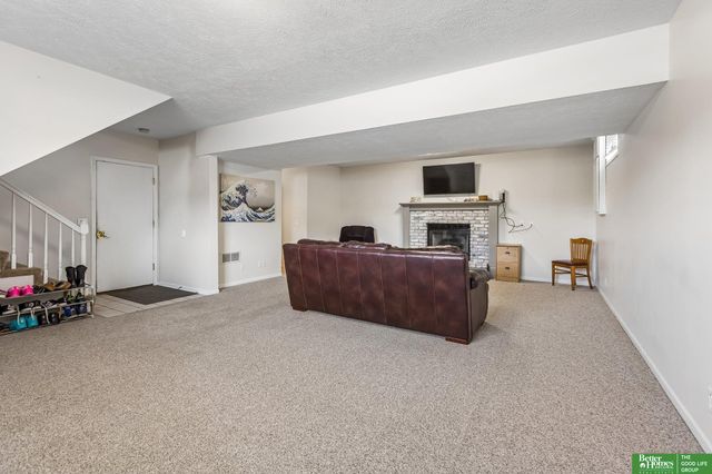 2810 Courtney Circle, Bellevue, NE 68123