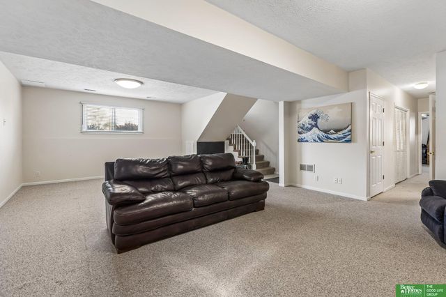 2810 Courtney Circle, Bellevue, NE 68123