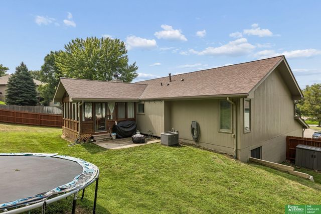 2810 Courtney Circle, Bellevue, NE 68123