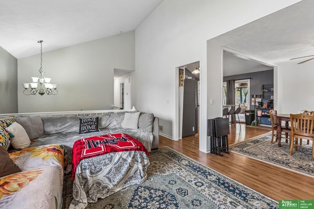 2810 Courtney Circle, Bellevue, NE 68123