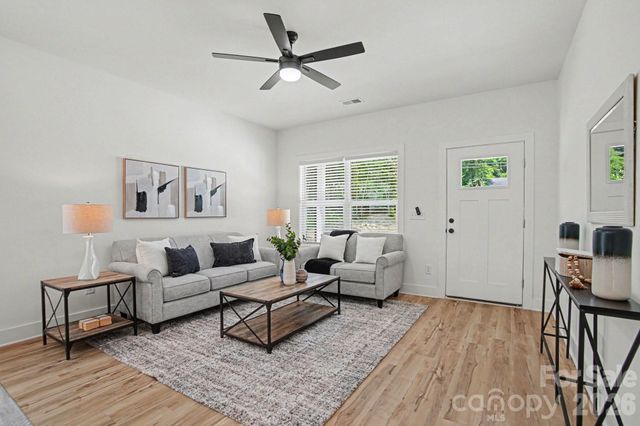 1101 Rogers Lake Road, Kannapolis, NC 28081