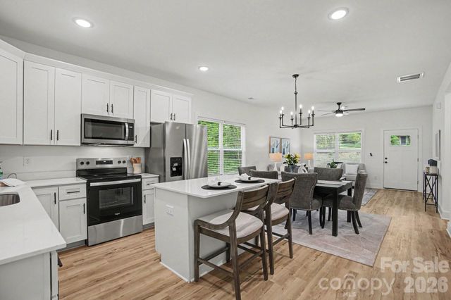 1101 Rogers Lake Road, Kannapolis, NC 28081