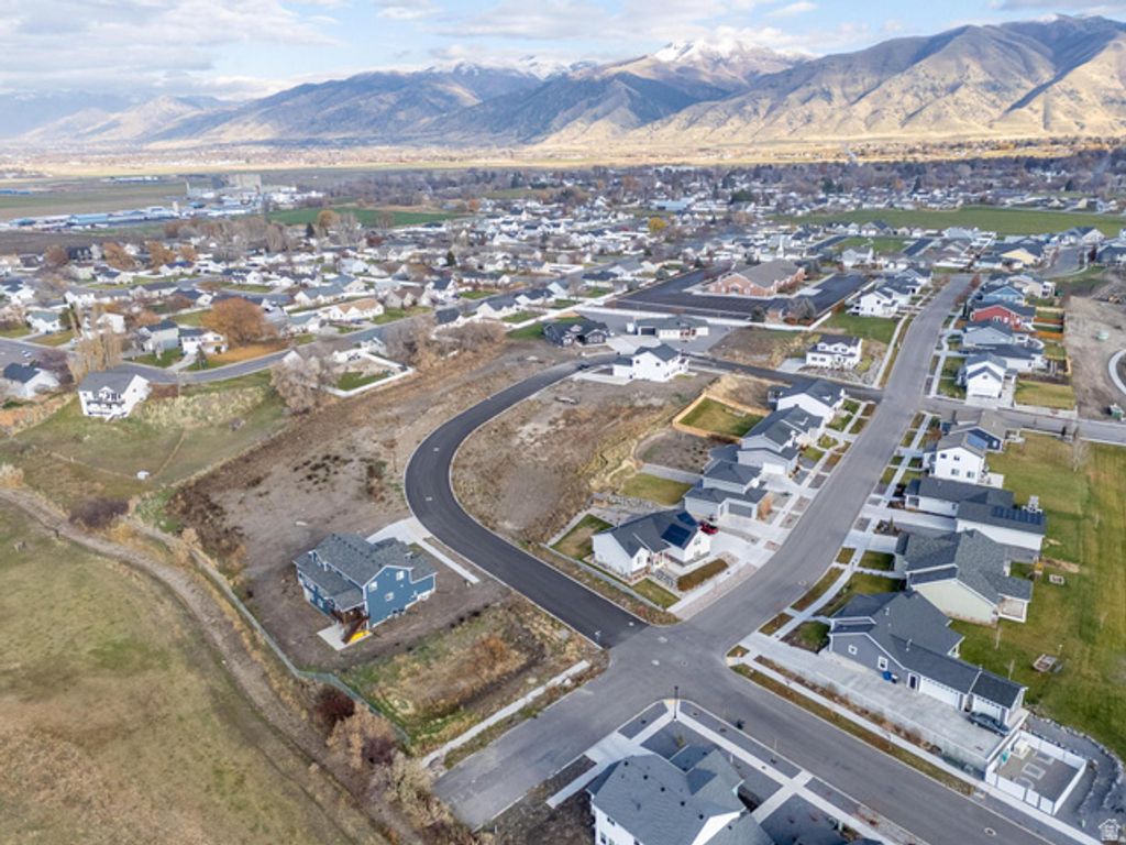 Image 11 of property listing at 69 N 850 W # 89, Hyrum, UT 84319