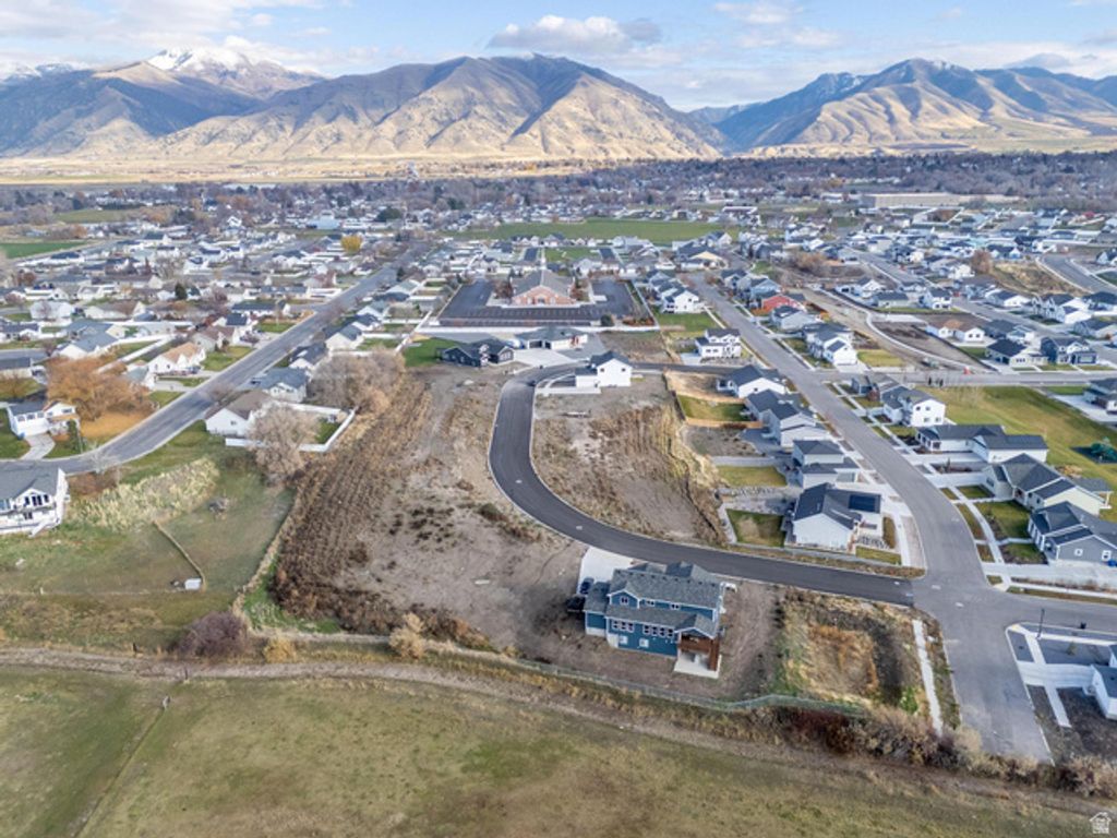 Image 12 of property listing at 69 N 850 W # 89, Hyrum, UT 84319