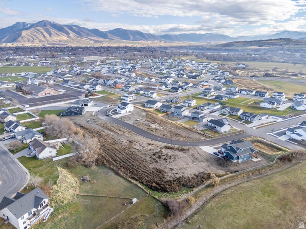 Image 13 of property listing at 69 N 850 W # 89, Hyrum, UT 84319