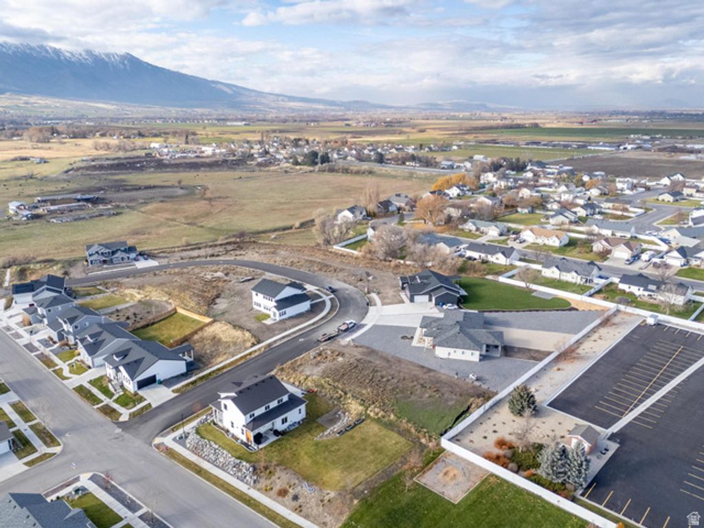 Image 17 of property listing at 69 N 850 W # 89, Hyrum, UT 84319