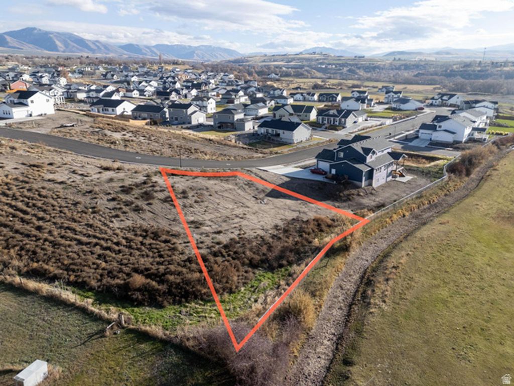 Image 5 of property listing at 69 N 850 W # 89, Hyrum, UT 84319