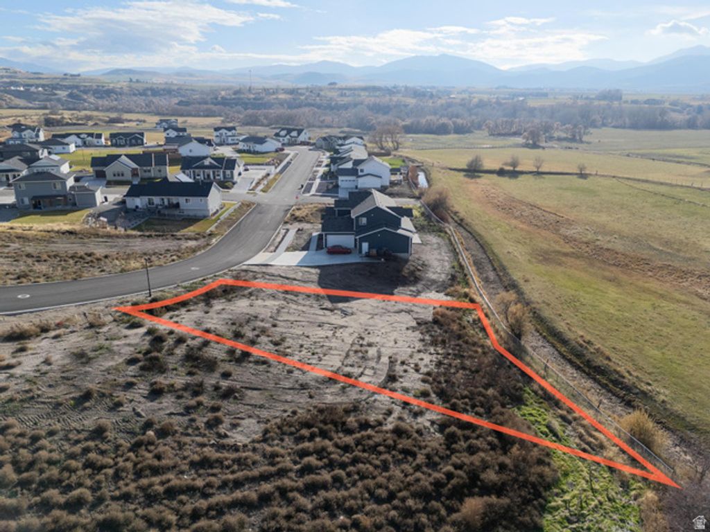 Image 6 of property listing at 69 N 850 W # 89, Hyrum, UT 84319