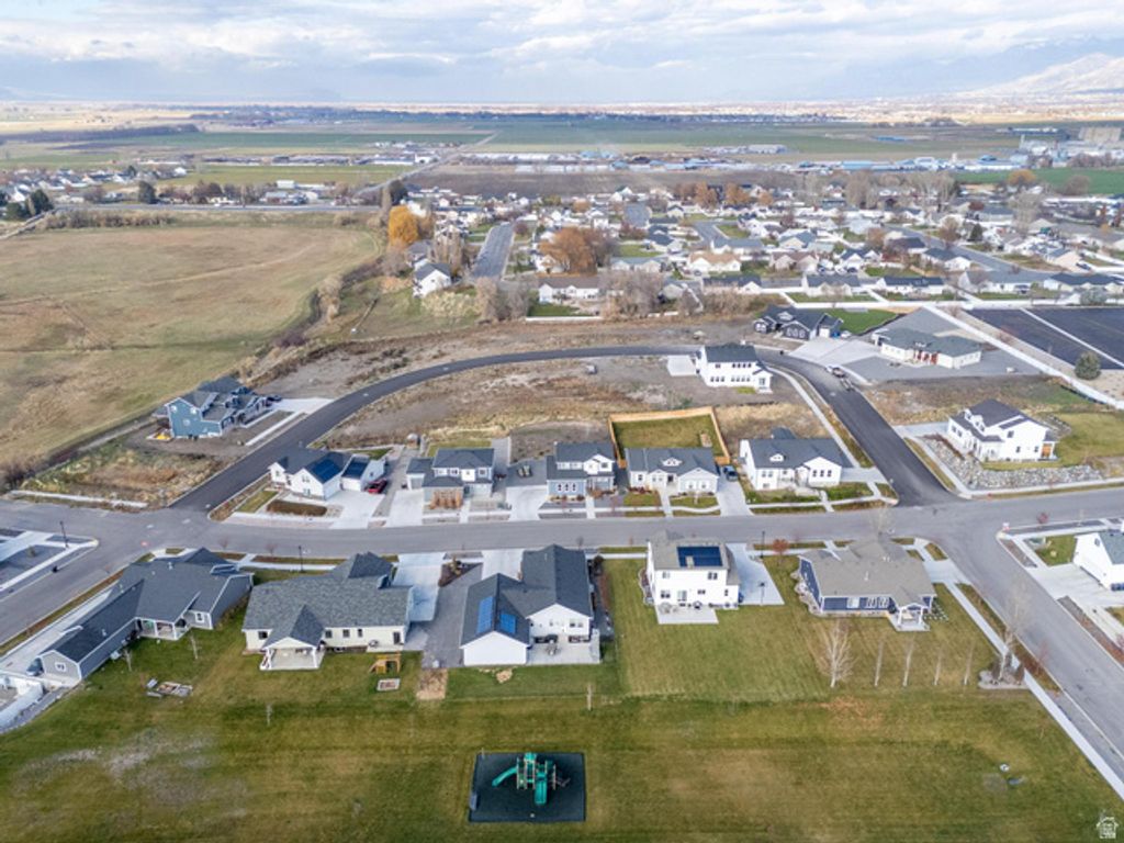 Image 9 of property listing at 69 N 850 W # 89, Hyrum, UT 84319