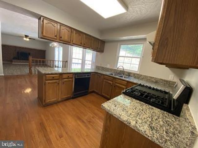 11304 SPRINGFIELD DR, Fredericksburg, VA 22408