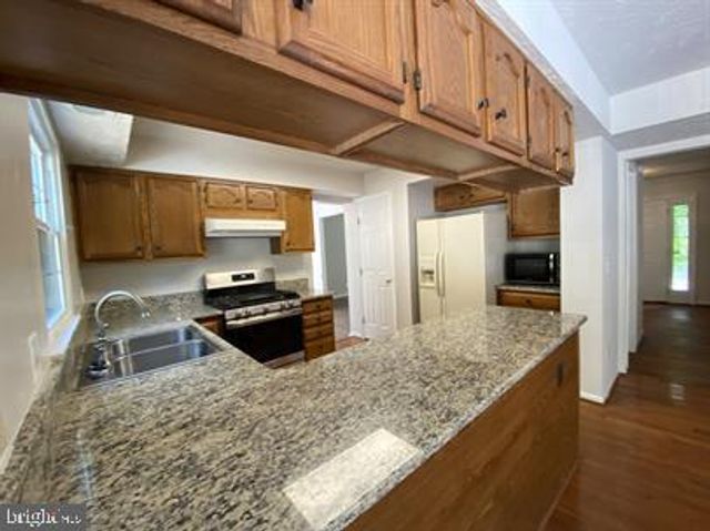 11304 SPRINGFIELD DR, Fredericksburg, VA 22408