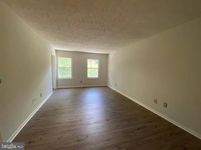 11304 SPRINGFIELD DR, Fredericksburg, VA 22408