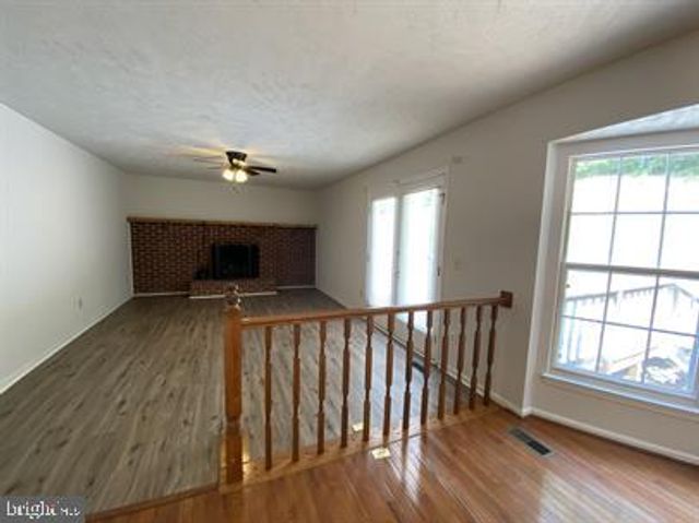 11304 SPRINGFIELD DR, Fredericksburg, VA 22408