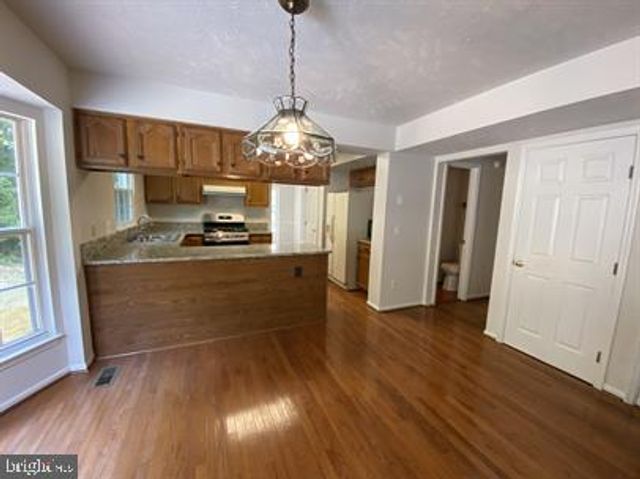 11304 SPRINGFIELD DR, Fredericksburg, VA 22408