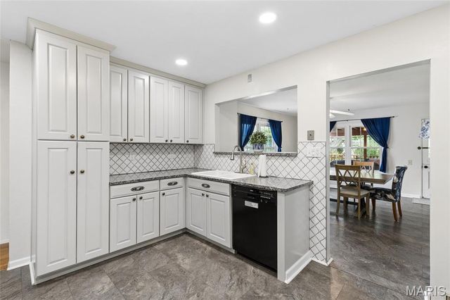 1345 Bobolink Drive, Florissant, MO 63031