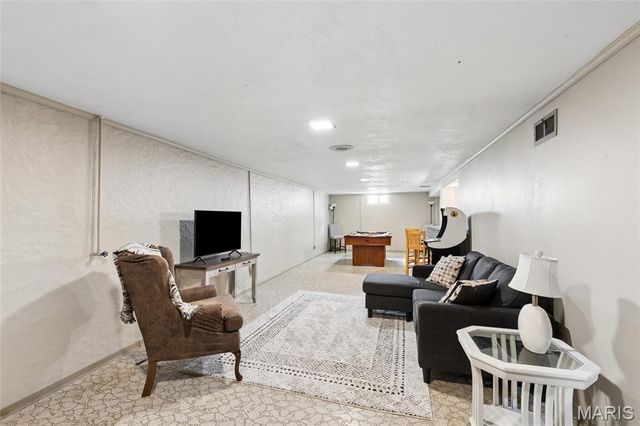 1345 Bobolink Drive, Florissant, MO 63031