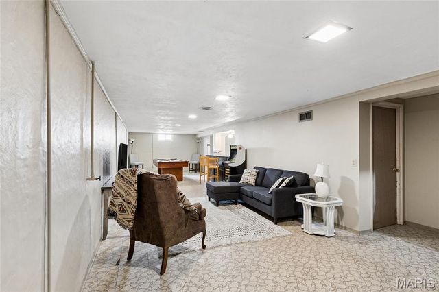 1345 Bobolink Drive, Florissant, MO 63031